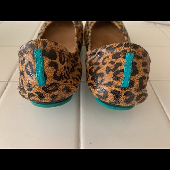 Leopard Tieks Size 8 - Picture 3 of 3